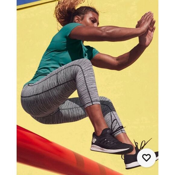 Athleta Ultimate Linear Lines Capri sz S - Picture 3 of 12